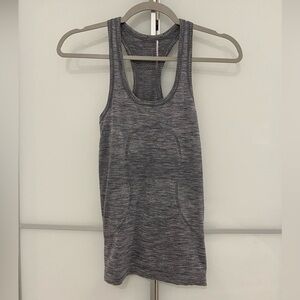 Lululemon gray tank Size 4